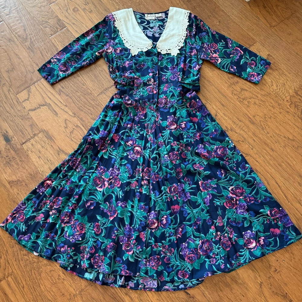 1980s Sarin NY Floral Dress Lace Bib Collar Cottage Prairie Pilgrim Folk MED - Picture 8 of 16